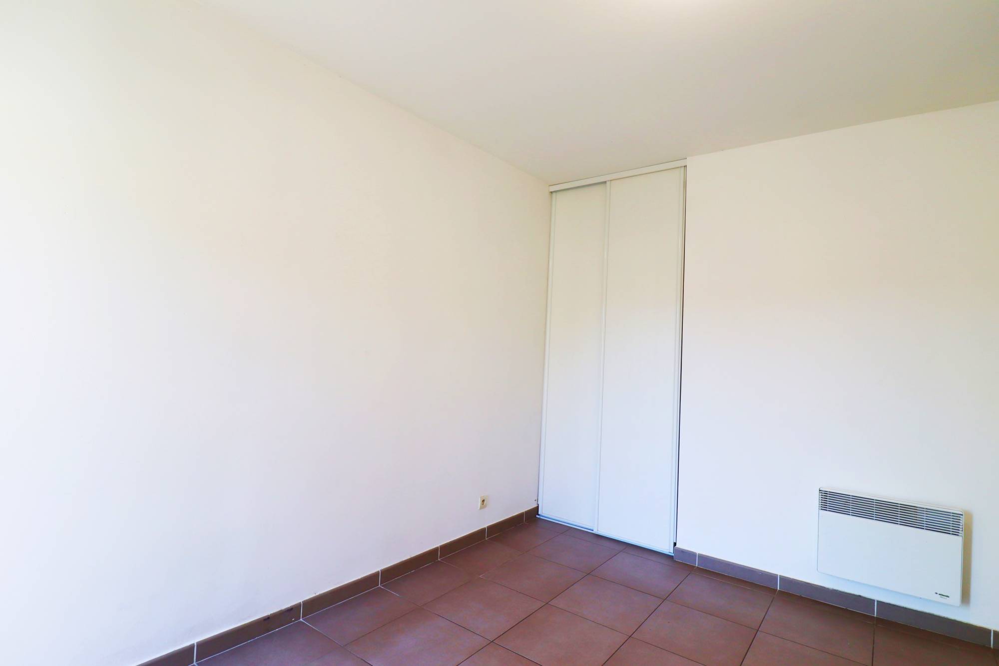 A vendre maison de 4 chambres  en R+1 avec jardin et garage proche du village des caillols 13012 Marseille