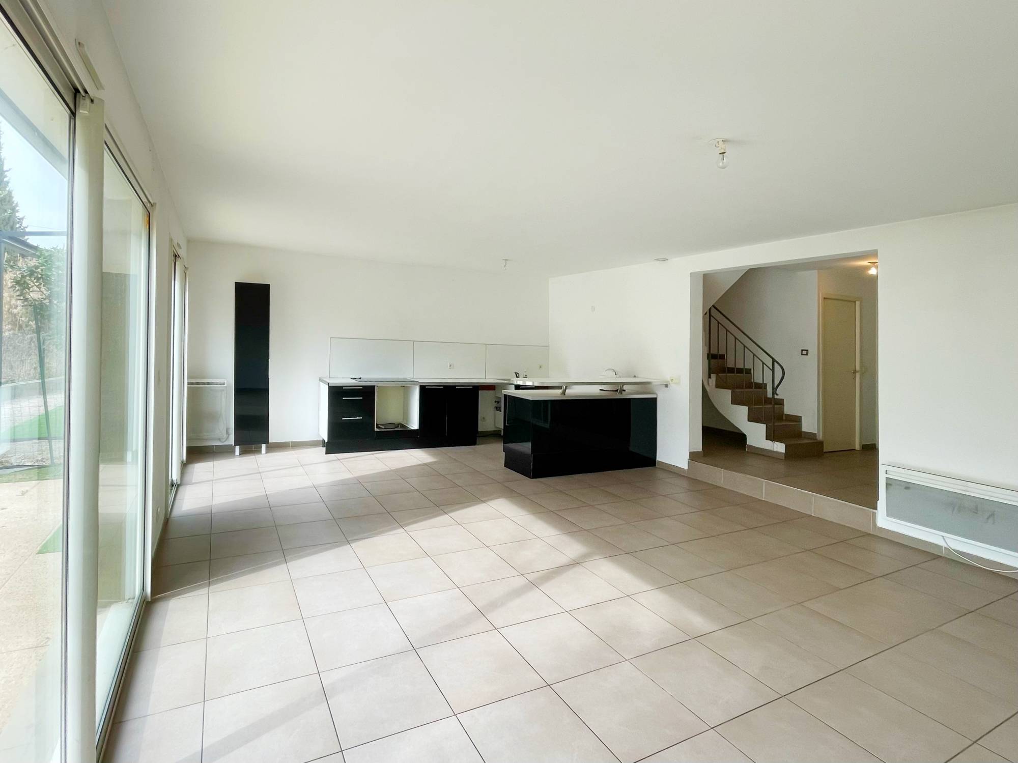 A vendre maison de 4 chambres  en R+1 avec jardin et garage proche du village des caillols 13012 Marseille