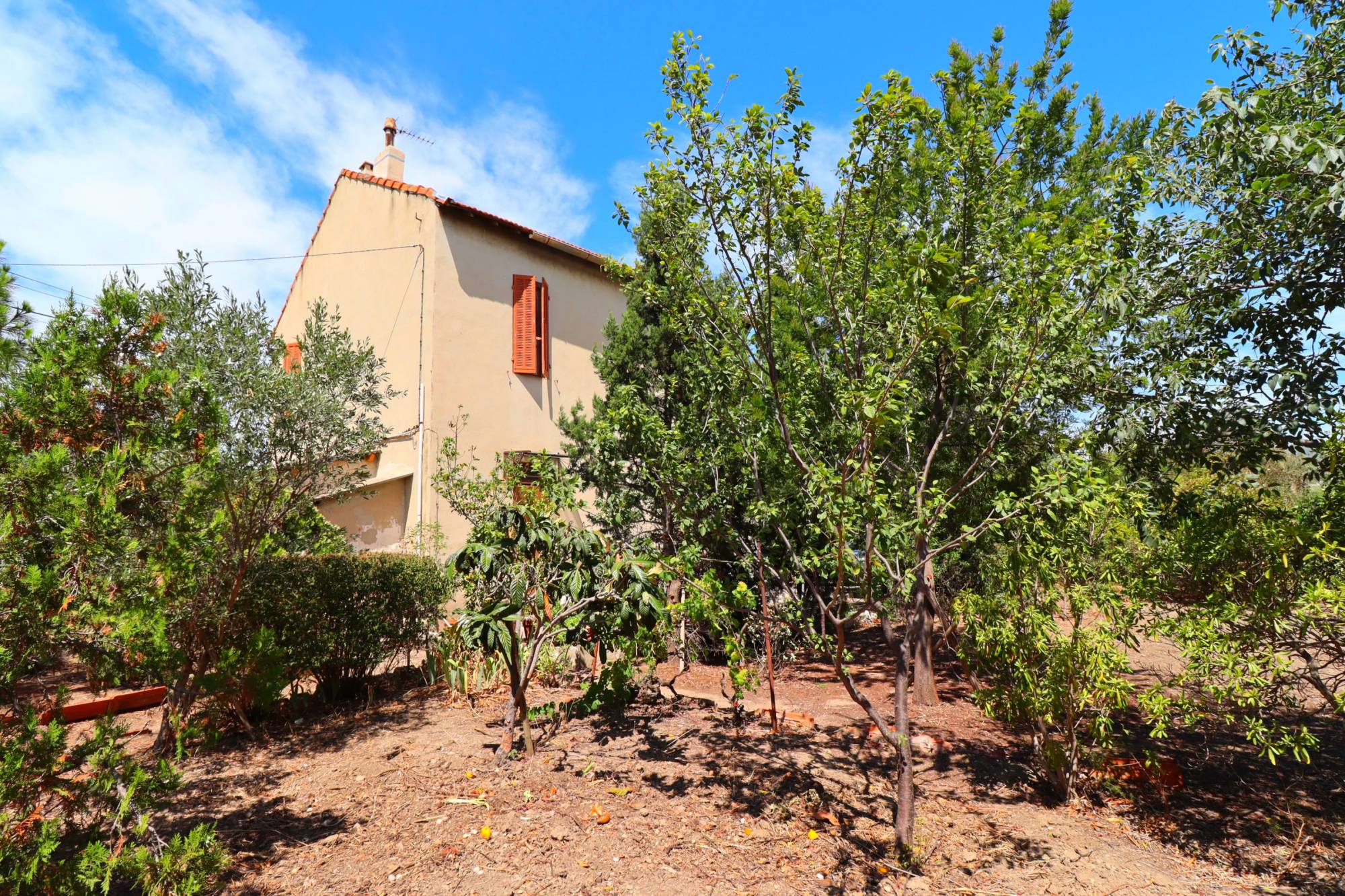 A vendre villa en R+1 avec jardin et garage Saint Antoine 13015 Marseille