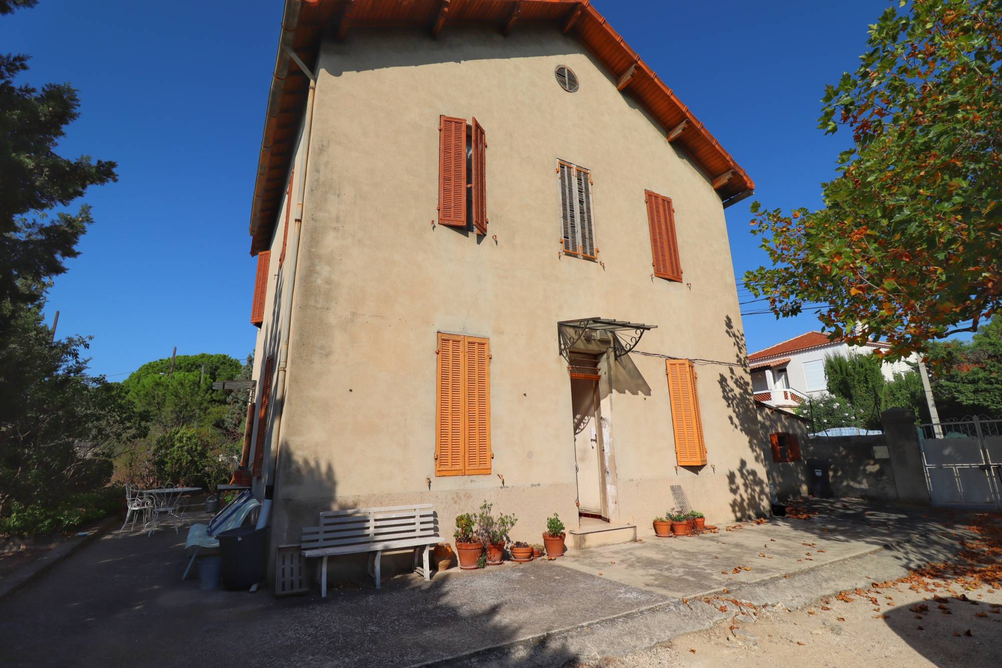 A vendre villa en R+1 avec jardin et garage Saint Antoine 13015 Marseille