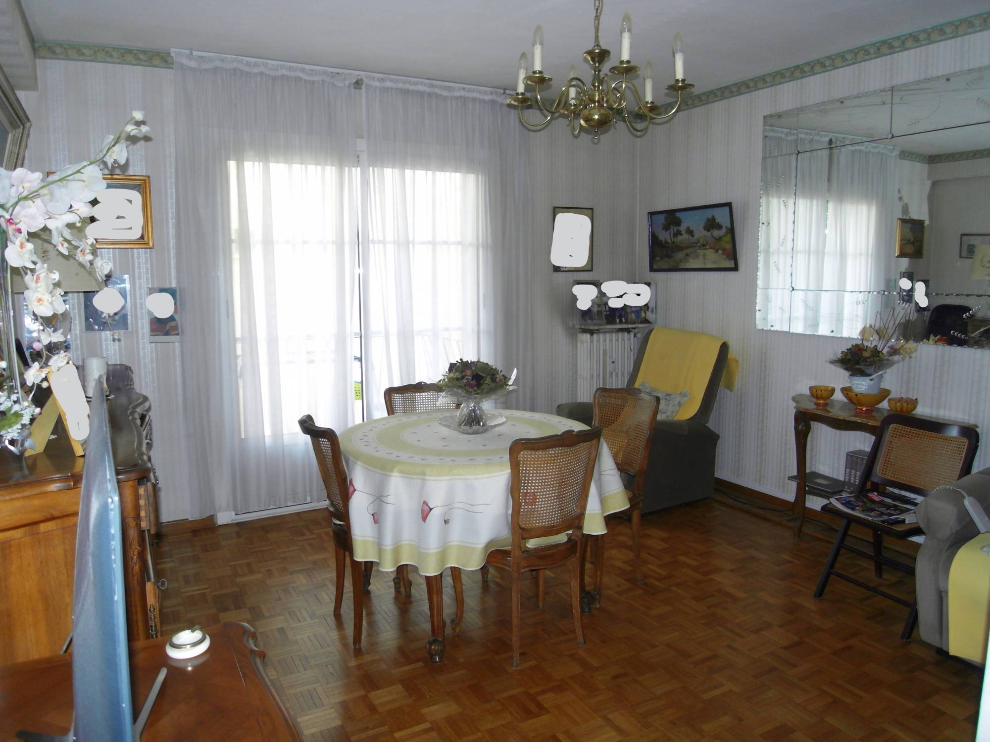 à vendre 3 pièces avec balcon dans résidence fermée proche du Métro Saint Barnabé