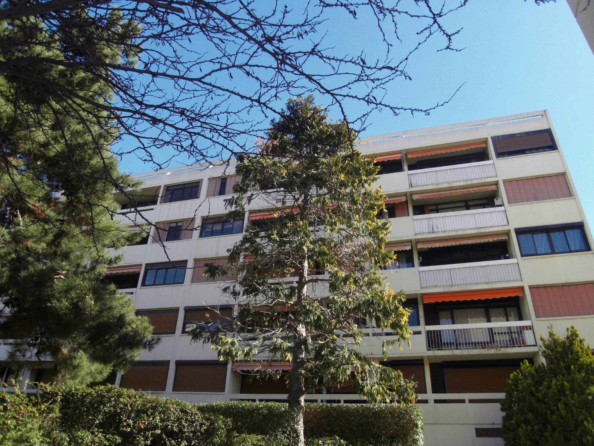 A vendre appartement t4 à Marseille Saint Barnabé 13012, balcon et cave