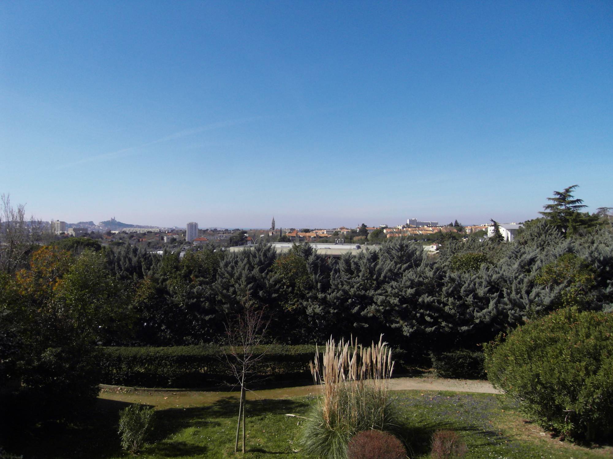 A vendre appartement t4 à Marseille Saint Barnabé 13012, balcon et cave