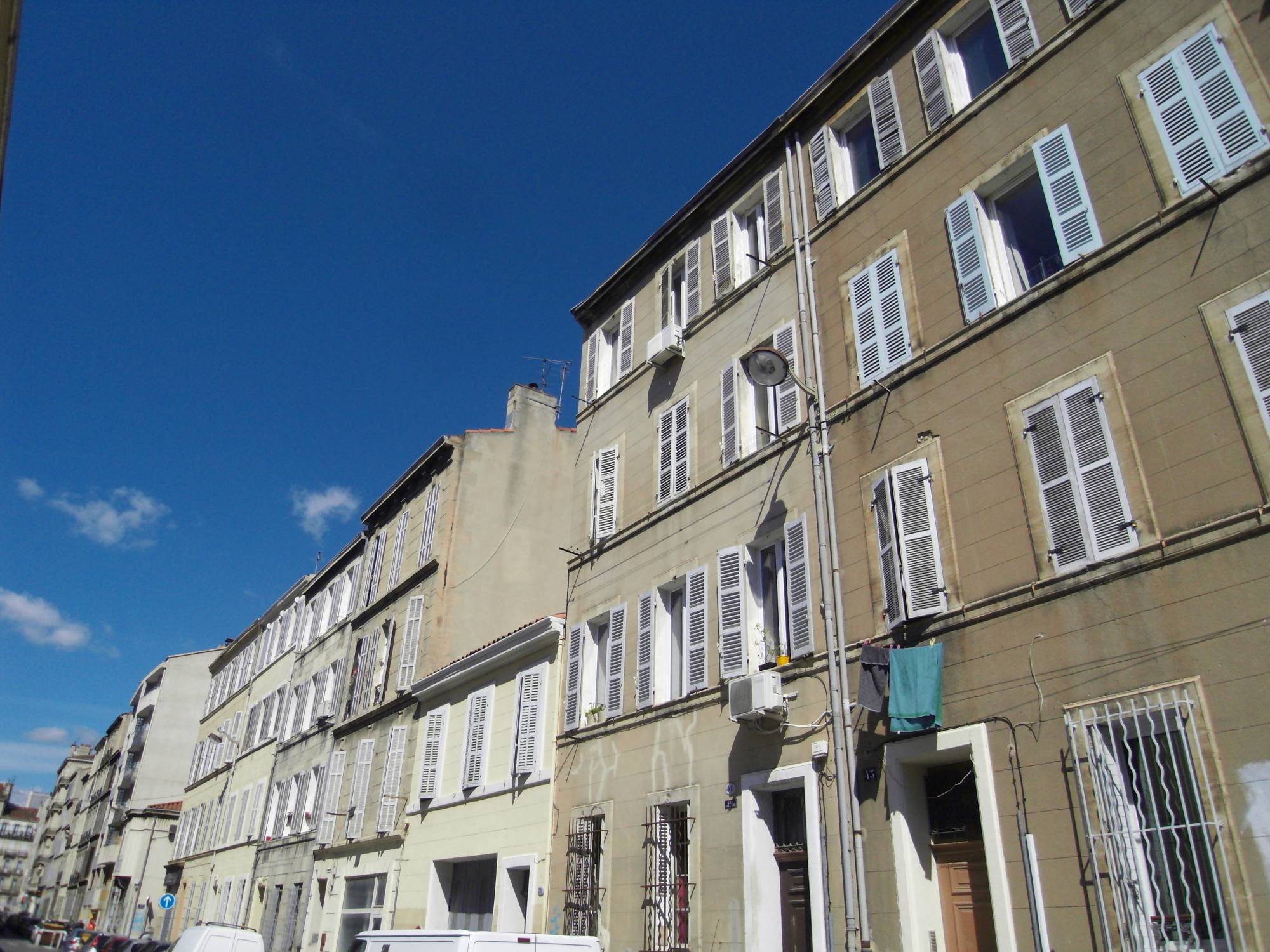 à vendre 13005 Marseille Type 2 rénové et moderne