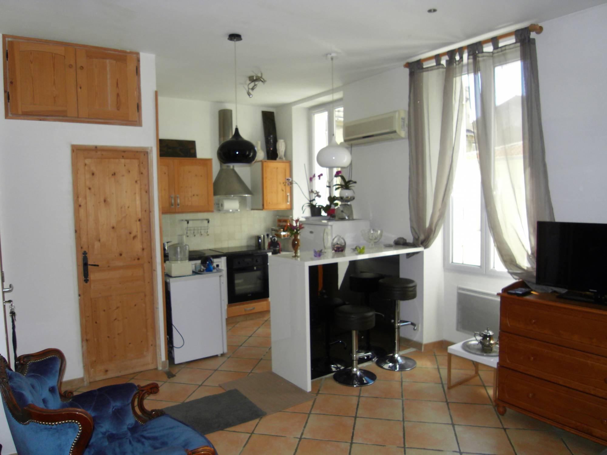 A vendre appartement 36 m² entièrement rénové en 1er étage 13005 Marseille