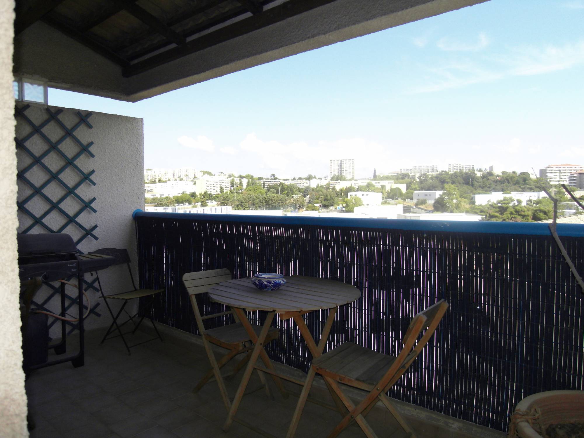 A vendre T3 avec terrasse et garage Saint Jean du désert et Saint Barnabé 13012 Marseille