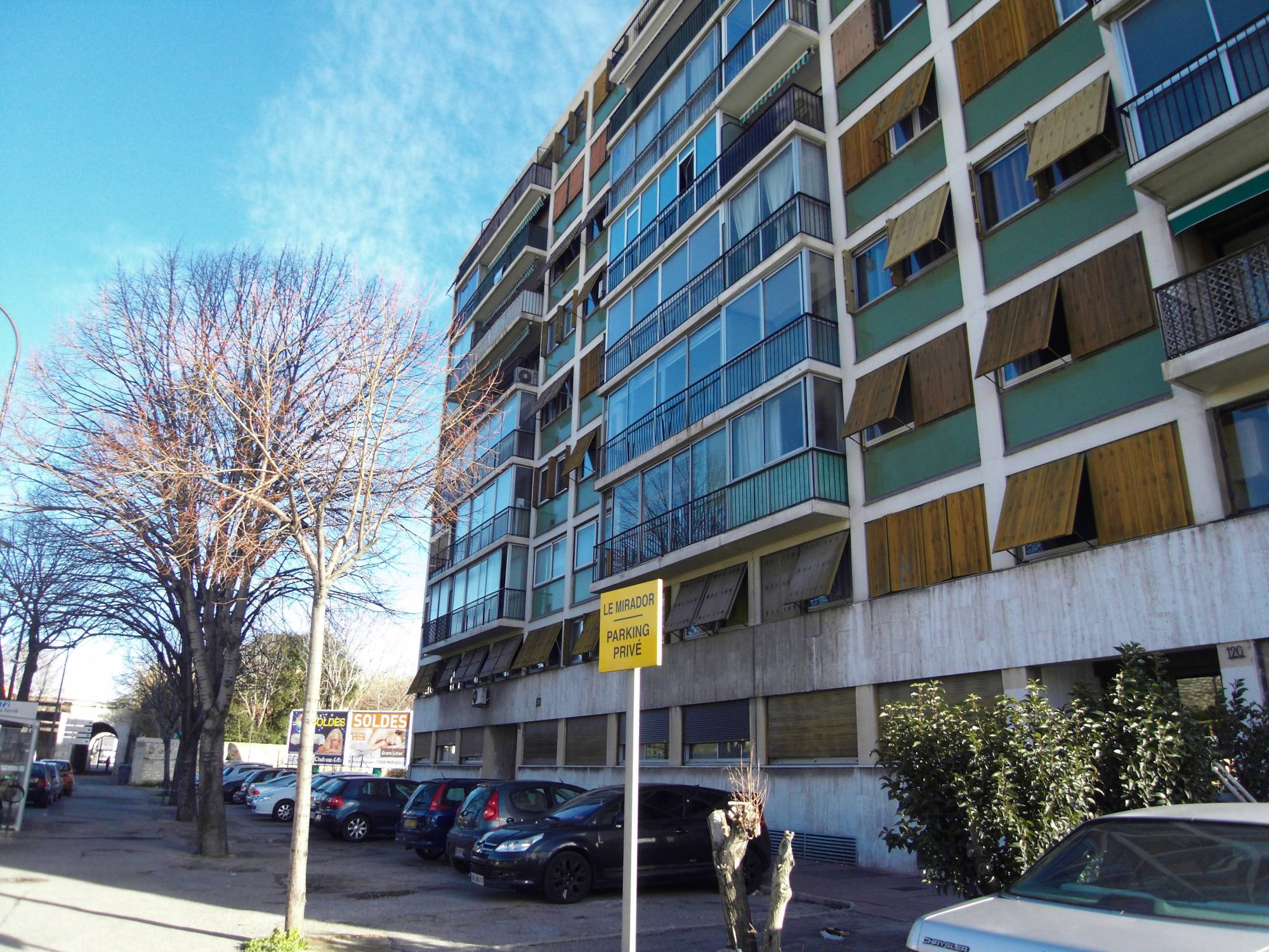 IMMEUBLE - A vendre appartement 3 pièces 70 m² Rabateau 13010 Marseille