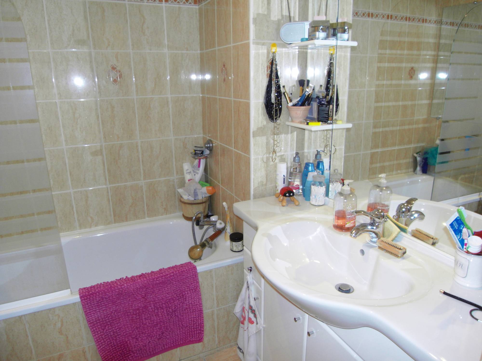 à la vente 13012 Marseille Bois Luzy Montolivet 67 m² place de parking terrasse