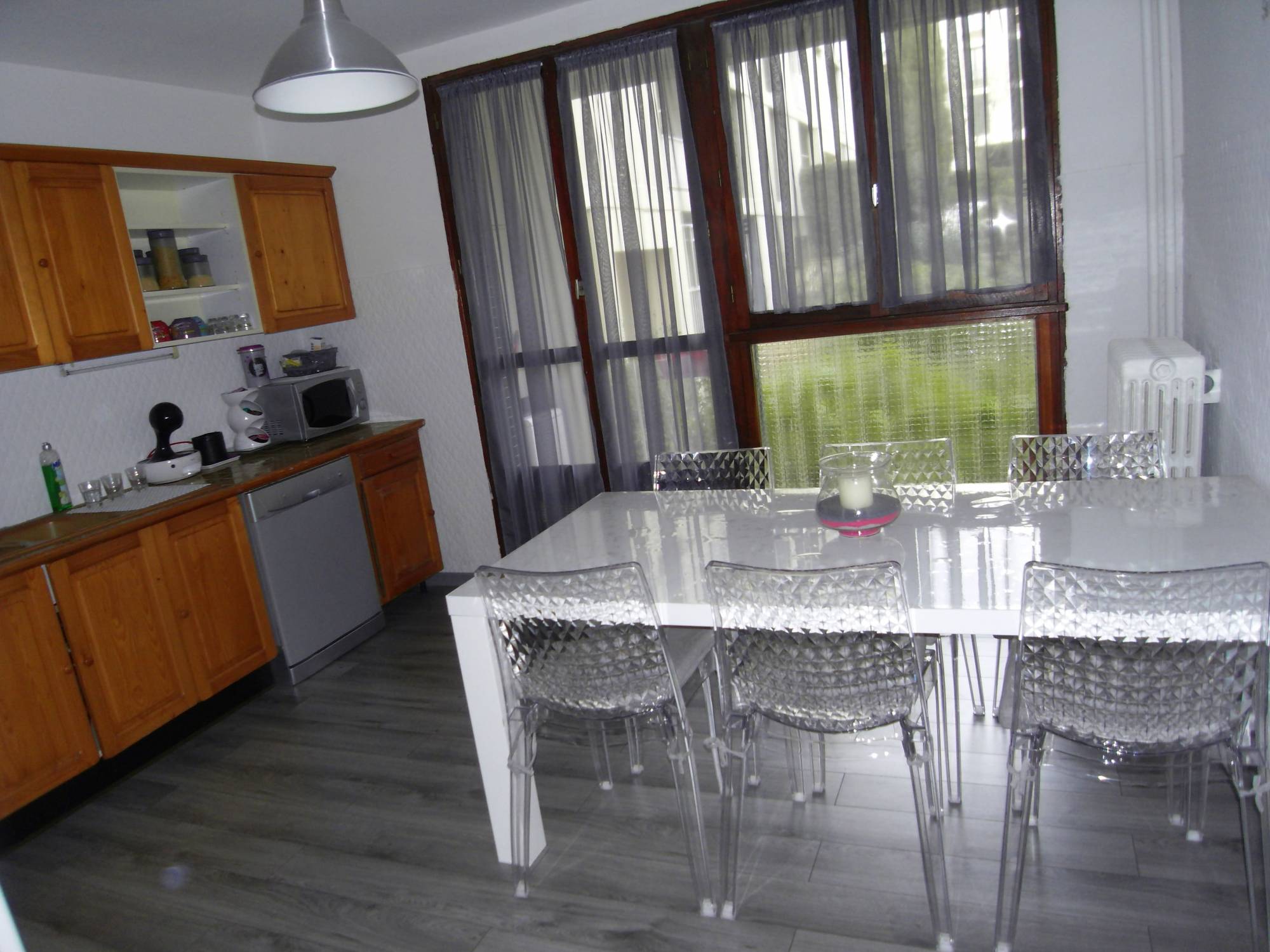 A vendre appartement 3 pièces de 71 m² avec balcons, cave et stationnement facile dans résidence fermée La Pounche 13190 ALLAUCH