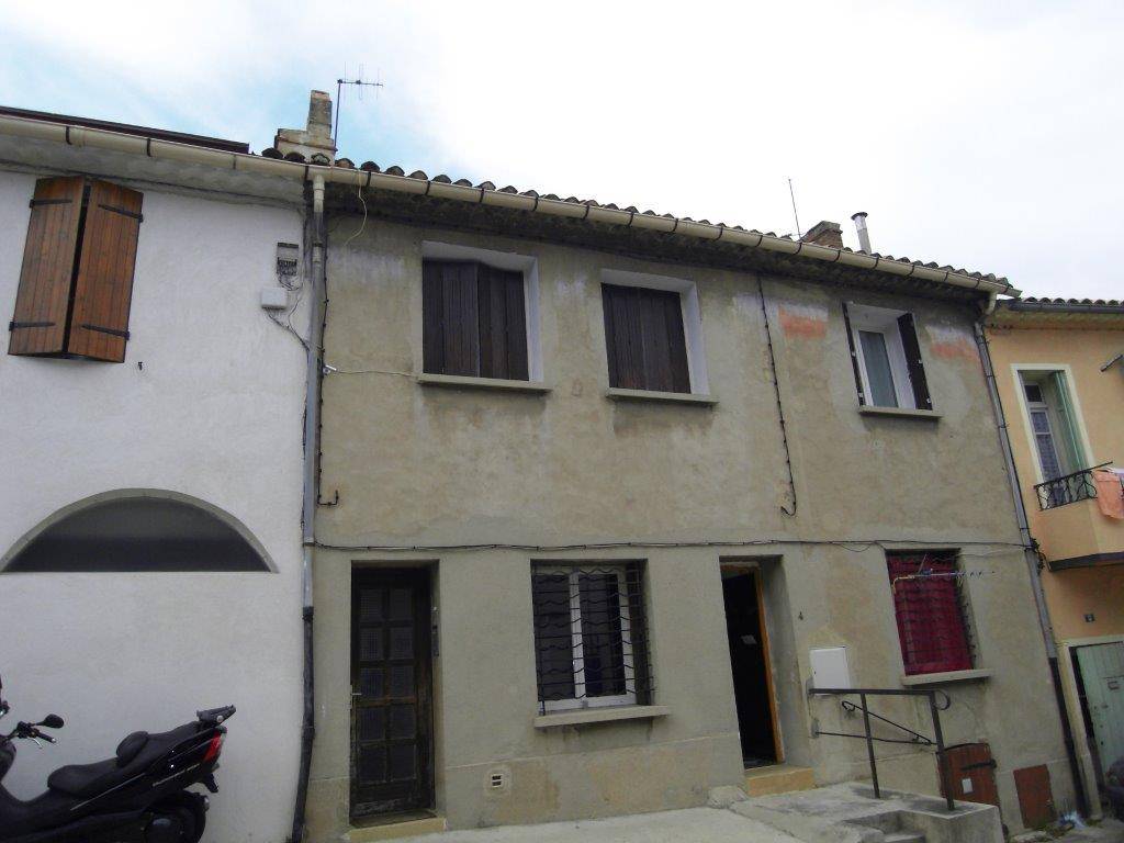 A vendre  Saint Antoine 13015 Marseille Appartement t3  de 46 m² en rdc d'une maison de ville