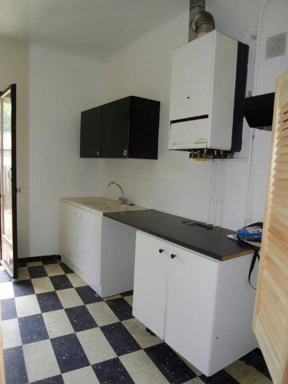 A vendre  Saint Antoine 13015 Marseille Appartement t3  de 46 m² en rdc d'une maison de ville