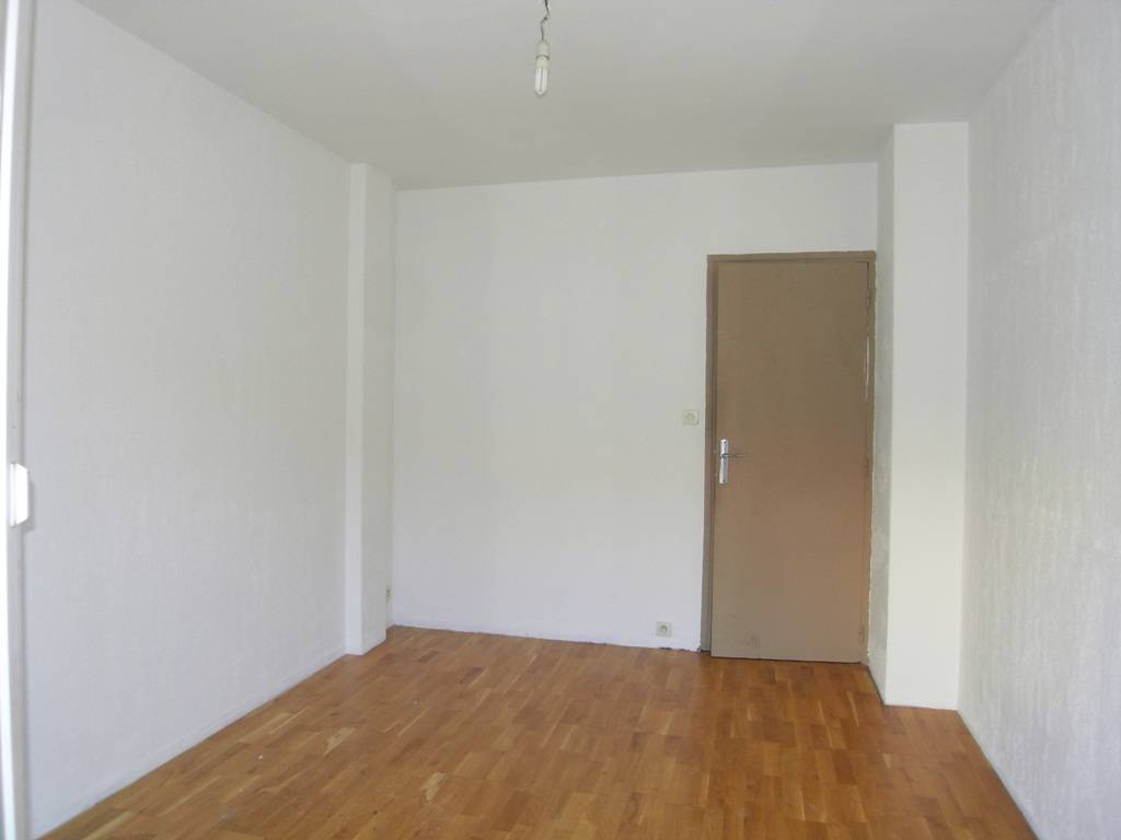 A la vente appartement 3 pièces à Marseille 13005 la Conception/rue Saint Pierre