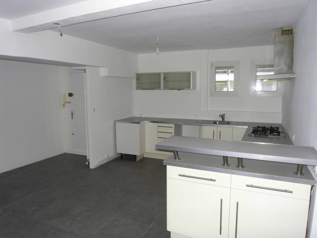 A la vente appartement 3 pièces à Marseille 13005 la Conception/rue Saint Pierre