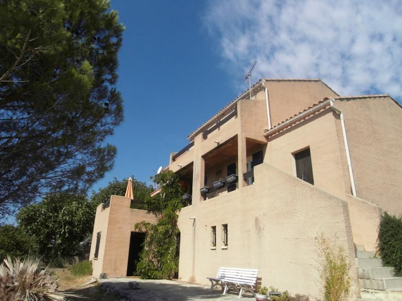 A vendre à Carnoux en Provence villa de type 4 avec vue mer, 120 m² habitables + garage