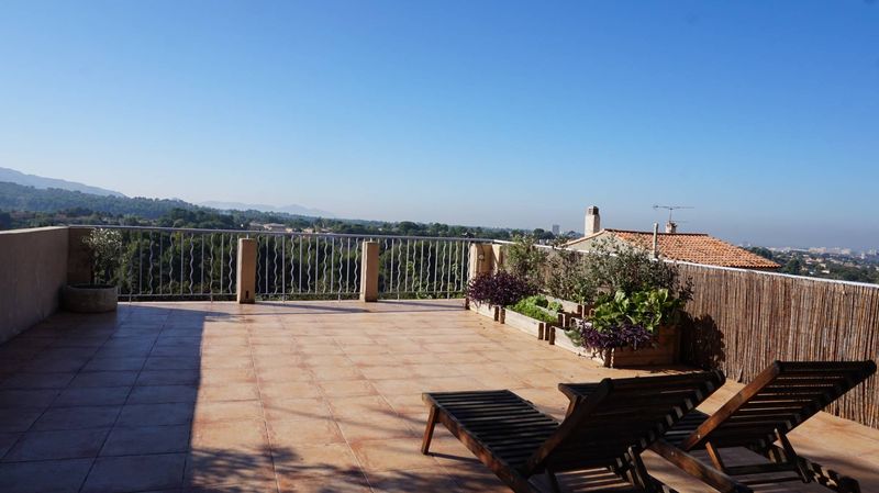 a la vente maison de ville de 132 m² avec magnifique terrasse avec vue dégagée