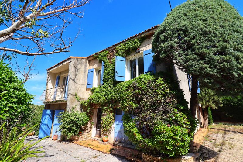 A vendre Maison à rénover sur parcelle d'environ 650 m² 13380 Plan de cuques