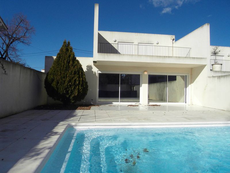 Maison de ville de 142 m² à vendre à Marseille 13012, Saint Julien, garage triple