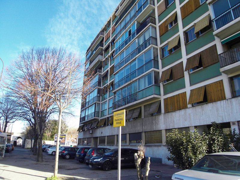IMMEUBLE - A vendre appartement 3 pièces 70 m² Rabateau 13010 Marseille