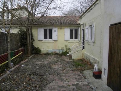 Au centre du village de Saint Barnabé Marseille 13012 maison à rénover à vendre