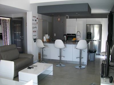 A vendre à Plan de Cuques villa neuve de 6 pièces avec piscine