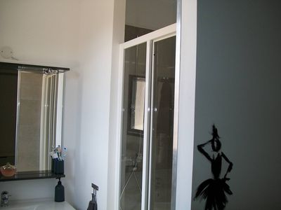 A vendre à Plan de Cuques villa neuve de 6 pièces avec piscine