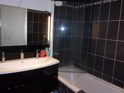 salle de bains A vendre Type 3 de 58 m² avec terrasse de place de parking privative + garage Le Merlan / Sainte Marthe 13014 Marseille