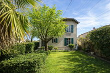 Maison de charme avec jardin arboré et garage – Quartier recherché