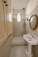 Maison de charme avec jardin arboré et garage – Quartier recherché