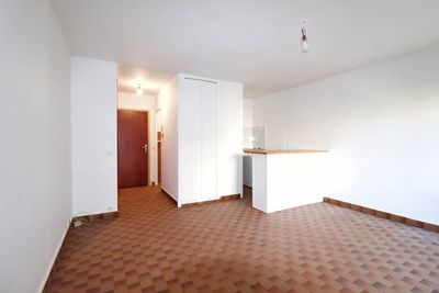 A vendre Spécial investissement locatif - Appartement 1 pièces de 29 m2 avec balcon en plein coeur du Centre ville de Marseille Quartier Saint Lazare 13003 Marseille