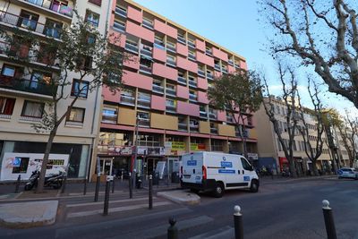 A vendre Spécial investissement locatif - Appartement 1 pièces de 29 m2 avec balcon en plein coeur du Centre ville de Marseille Quartier Saint Lazare 13003 Marseille