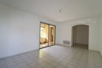 A vendre appartement 3 pièces en rez de jardin sur le village de Saint Barnabé 13012 Marseille