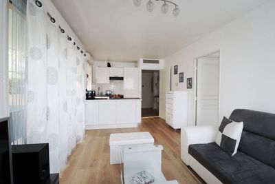séjour A vendre dans résidence de standing appartement 2 pièces Bois Luzy - Saint Barnabé 13012 Marseille