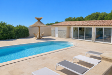 À VENDRE – Maison familiale 3 chambres piscine et annexes extérieures sur 2 000 m² de terrain  Marseille 1301​4