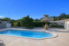 À VENDRE – Maison familiale 3 chambres piscine et annexes extérieures sur 2 000 m² de terrain  Marseille 1301​4