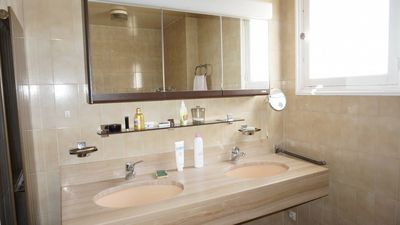 A la vente superbe T4 13012 Saint Barnabé de 125 m² avec terrasse + garage et annexes