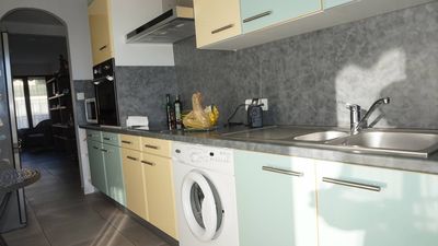 A vendre Bois Luzy/Saint Barnabé 13012 T3 entièrement rénové avec parking privatif + cave