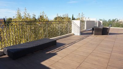 Dans bastide du 18 eme siecle entierement rénovée, appartement de 70 m² environ avec un magnifique toit terrasse de 120 m².