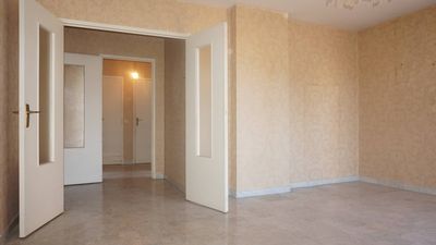 vue dégagée pour cet appartement 3 pièces à rénover Marseille 13009
