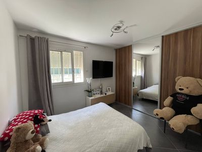 chambre A vendre villa de 200 m² avec 6 pièces (4 chambres+1bureau) sur parcelle de 700 m² avec terrasses et piscine Saint Julien 13012 Marseille