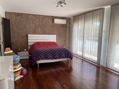 suite parentale A vendre villa de 200 m² avec 6 pièces (4 chambres+1bureau) sur parcelle de 700 m² avec terrasses et piscine Saint Julien 13012 Marseille