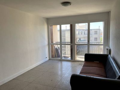 séjour A vendre appartement 3 pièces de 59 m² avec balcon, loggia, cave et place de parking privative Saint Pierre / Blancarde 13005 Marseille