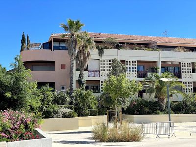 belle résidence secteur recherché A vendre grand 2 pièces 50 m² en rez de chaussée avec terrasse de 33 m² et place de parking privative Prado-Plage 13008 Marseille