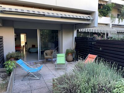 terrasse A vendre grand 2 pièces 50 m² en rez de chaussée avec terrasse de 33 m² et place de parking privative Prado-Plage 13008 Marseille