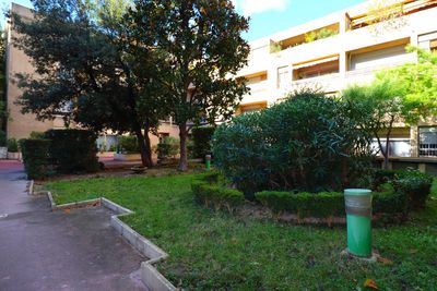 résidence A vendre appartement 2 pièces de 43 m² avec balcon et cave situé entre Castellane et Préfecture 13006 Marseille