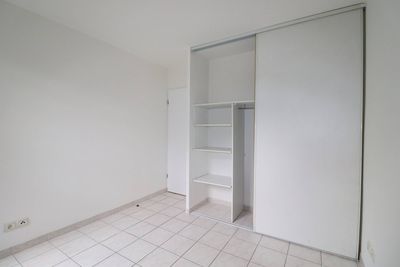chambre A vendre appartement 3 pièces avec terrasse, jardin et place de parking privative Saint Barnabé 13004 Marseille