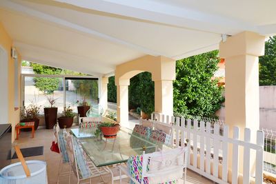 A vendre villa de plain pied avec 3 chambres, terrasse, garage et piscine 13240 Septèmes les vallons