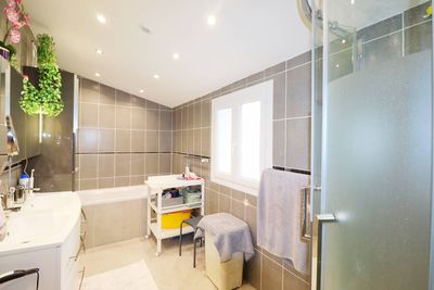 A vendre villa de plain pied avec 3 chambres, terrasse, garage et piscine 13240 Septèmes les vallons
