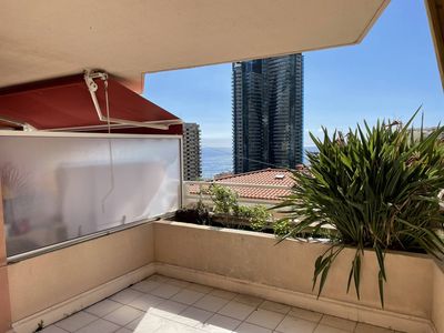 terrasse A vendre appartement 2 pièces de 50 m² avec terrasse, place de parking privative et cave, magnifique vue mer  06240 Beausoleil
