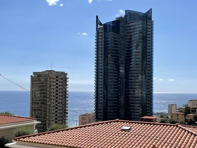 vue mer A vendre appartement 2 pièces de 50 m² avec terrasse, place de parking privative et cave, magnifique vue mer  06240 Beausoleil