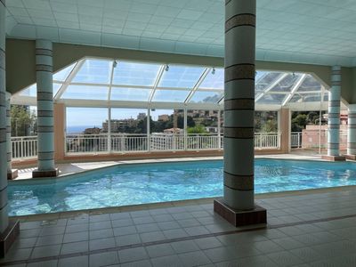 piscine A vendre appartement 2 pièces de 50 m² avec terrasse, place de parking privative et cave, magnifique vue mer  06240 Beausoleil